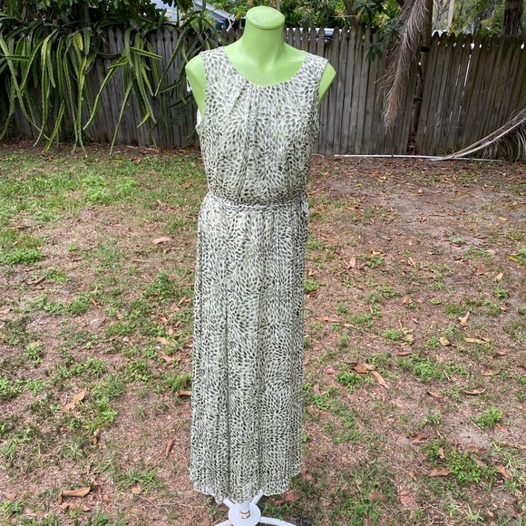 Alexa B Leaves Print Belted Shimmery Chiffon Maxi Dress Size 6 - Picture 3 of 9